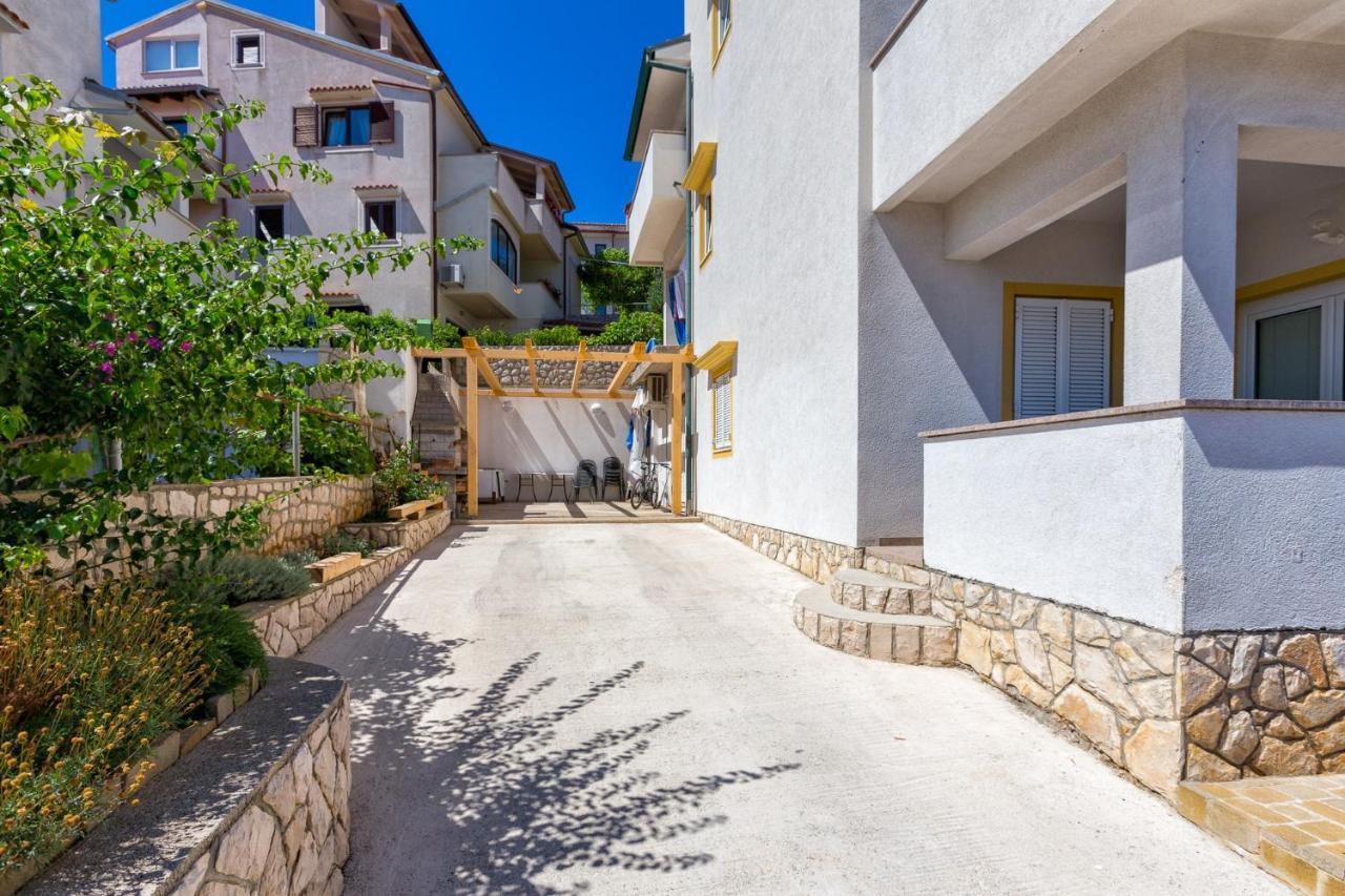 Apartments with a parking space Mali Losinj  Bagian luar foto
