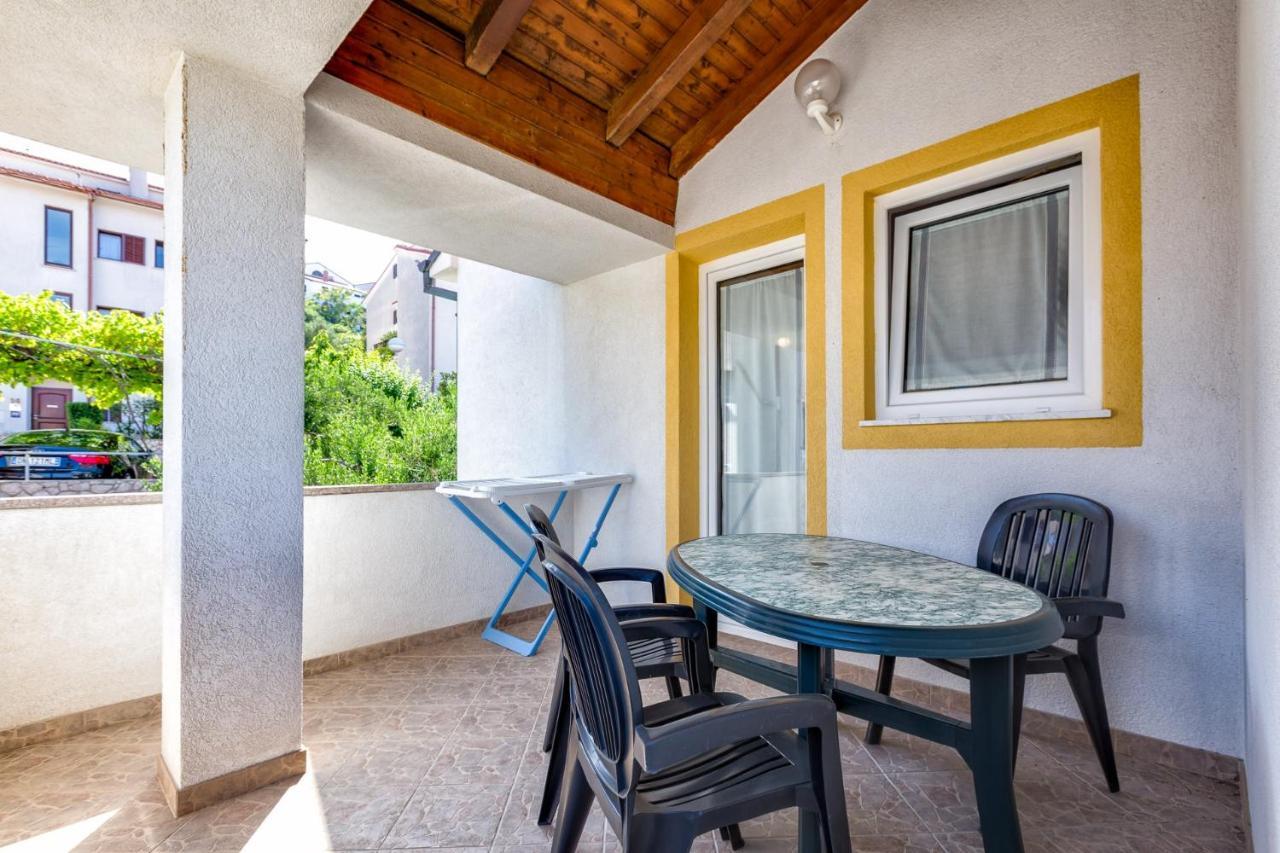 Apartments with a parking space Mali Losinj  Bagian luar foto